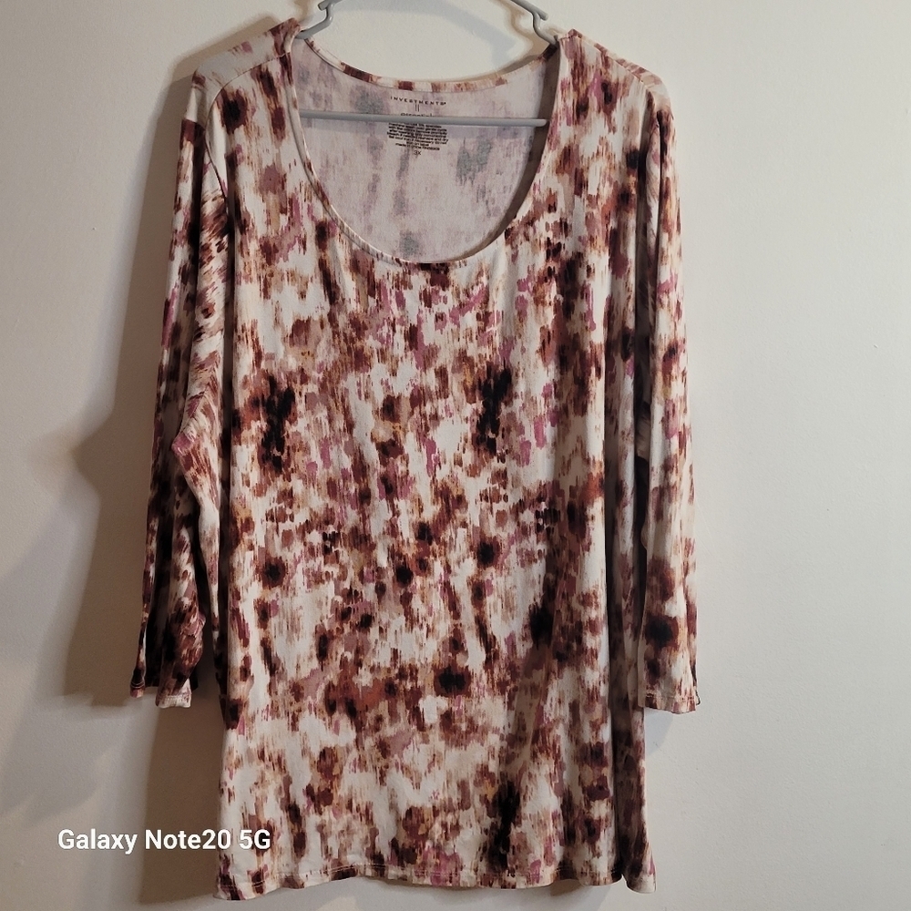 INVESTMENTS II, white,wine,& rose abstract print long sleeve top. SIZE 3X.